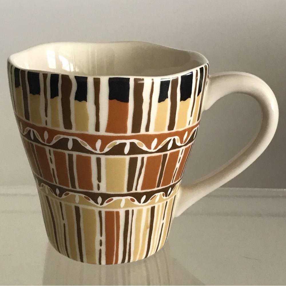 222 FIFTH "Canyon" Ceramic Coffee/Tea Mug With Wavy Rim Style